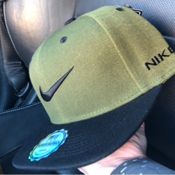 Classic snap backs please inquire on color availability before purchasing - Picture 7 of 7